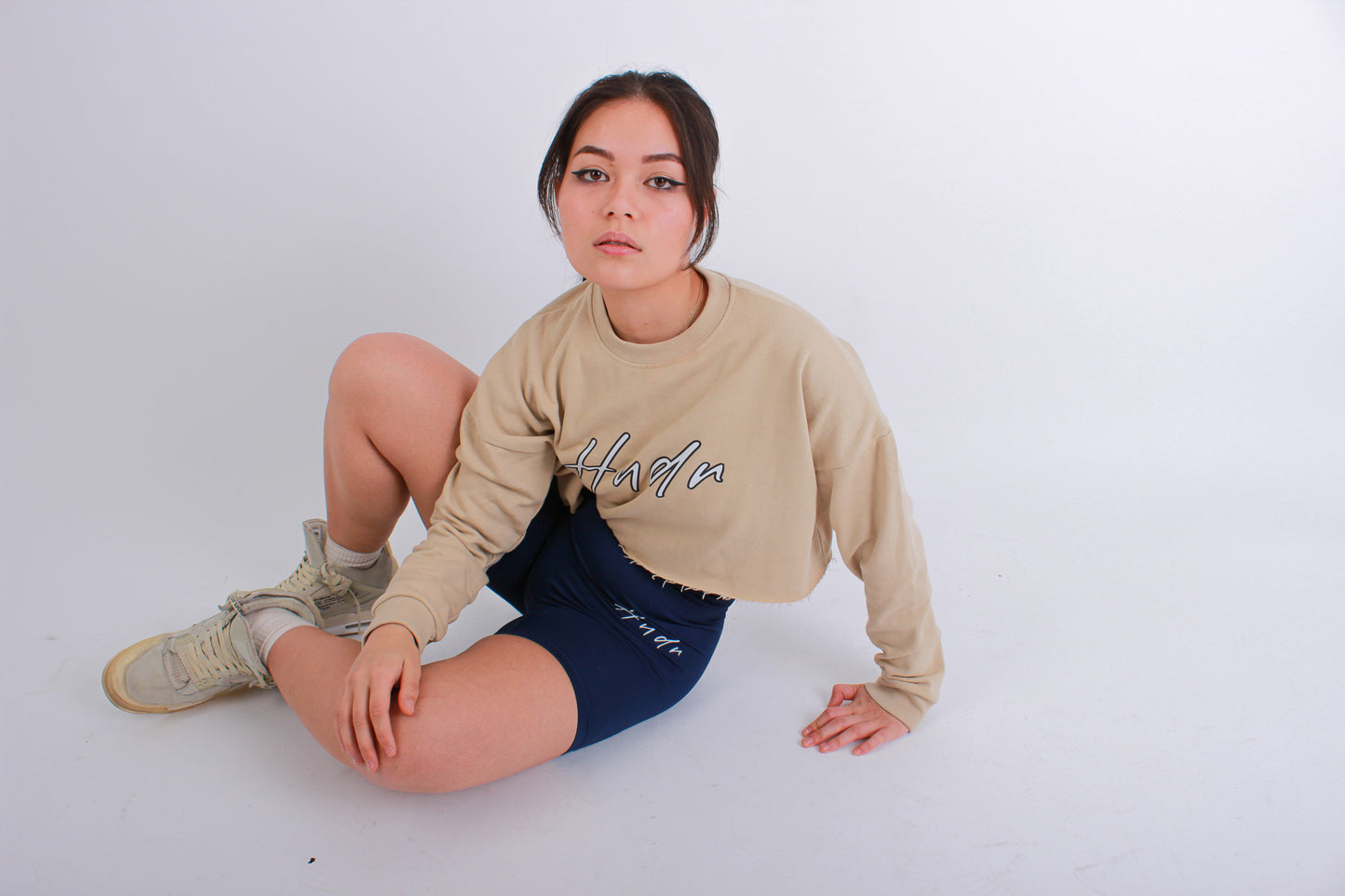 HNDR Oversized Cropped Sweatshirt In Beige